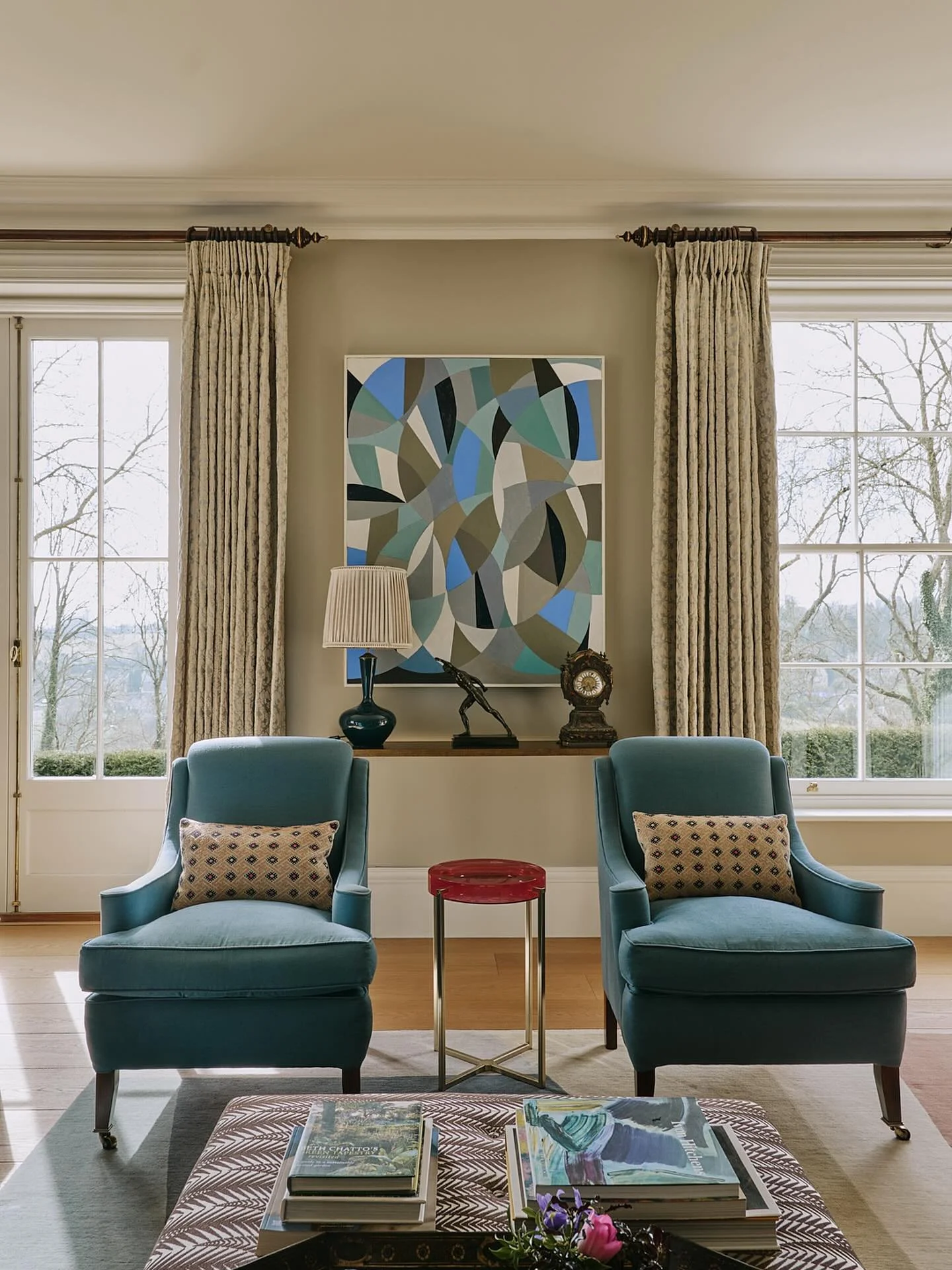 Adding unexpected elements to a room scheme can be invigorating. An image of the drawing room in our Oxfordshire manor house project. 📸 @horwoodphoto #interiordesign #countryhousestyle #interiorsaddict #designinspᴏ #mixingitup #drawingroom #englishc