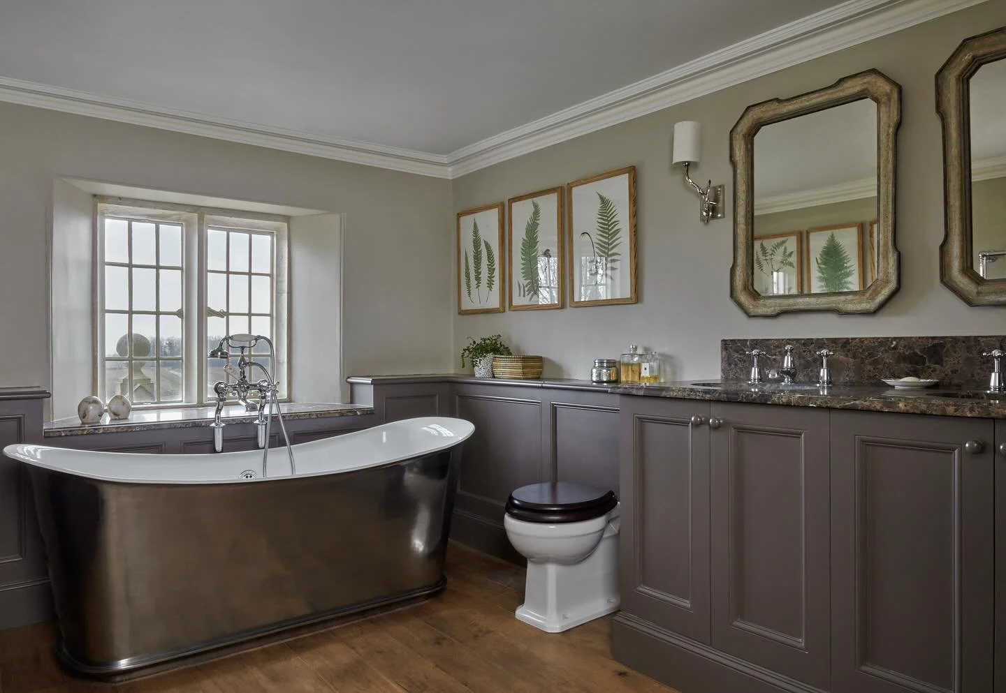 Bathing beauty. Perfect spot to take in the view of the Cotswold landscape from the bath. #previousproject 📸 @james_mcdonald_photography #bathroomdesign #countryhousestyle #bathdecor #interiorstyling #howwedwell #thecotswolds #interiorsaddict #farmh