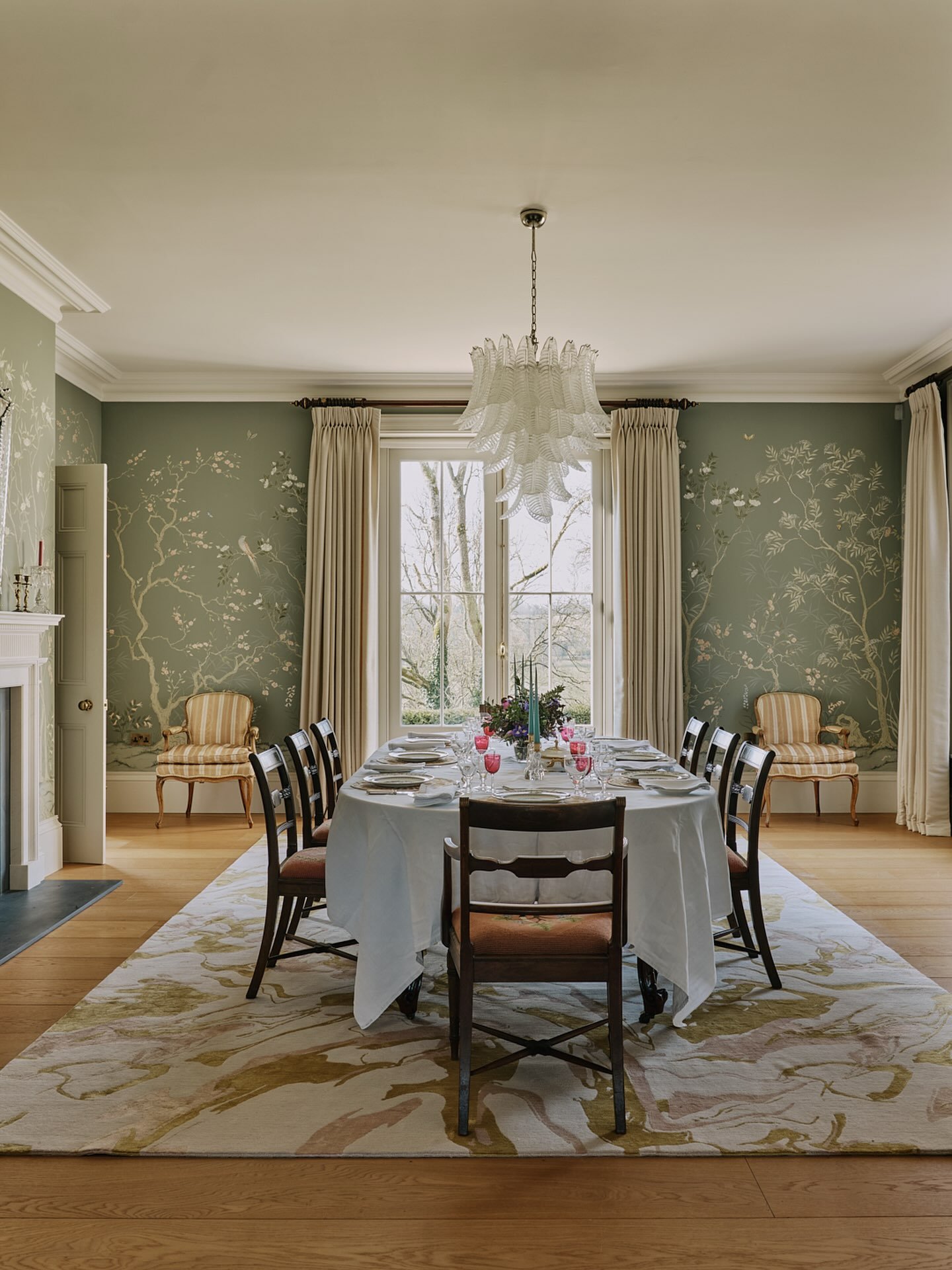 Thanks @englishhomemag for featuring our work and for including our Oxfordshire manor house project in the August issue. Fantastic images by @horwoodphoto. #interiordesign #countryhousestyle #howwedwell #interiorstyling #diningroomdecor