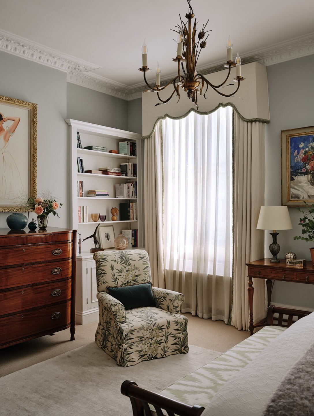 Perfectly tranquil in this bedroom whilst the storm rages outside. The master bedroom in our Notting Hill town house project which was based around a wonderful #edwardseago still life. #bedroomdecor #londonhouses #interiorsaddict #howwedwell