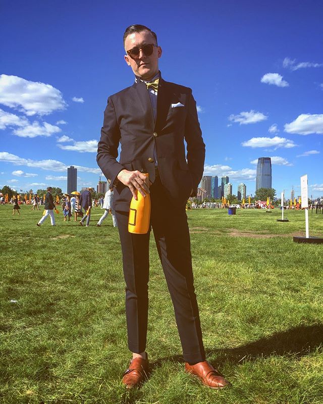 Popping bottles and collars, thanks @tomasmoves for the chilled out picnic! #veuveclicquotpoloclassic #moethennessy