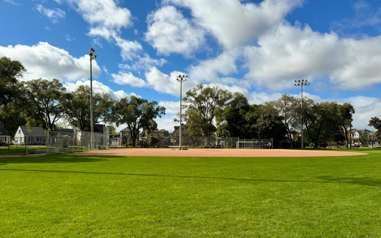 baseball_diamond_south_queensway_park_daytime.jpeg