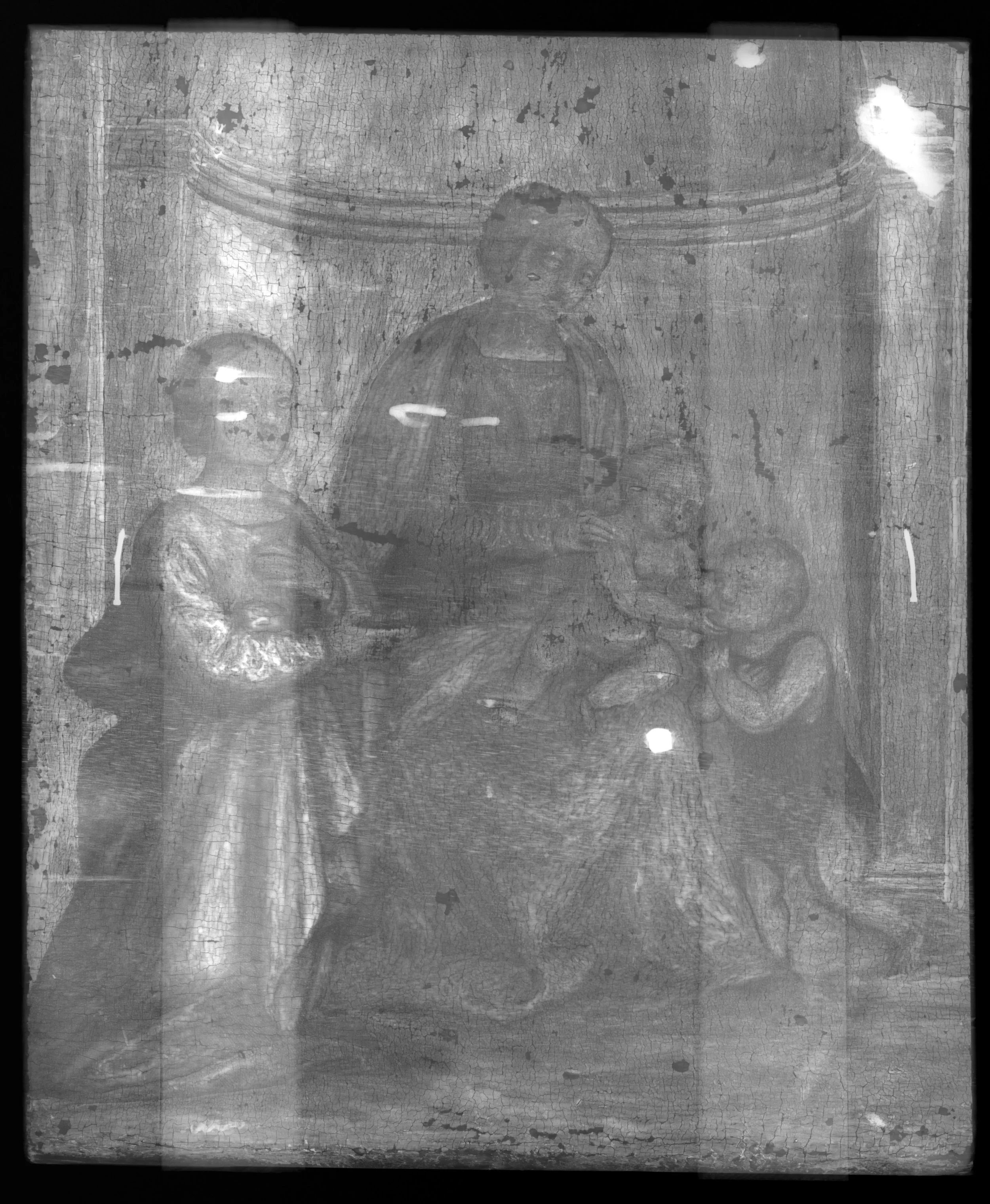 Black and white X-radiograph of the present work.