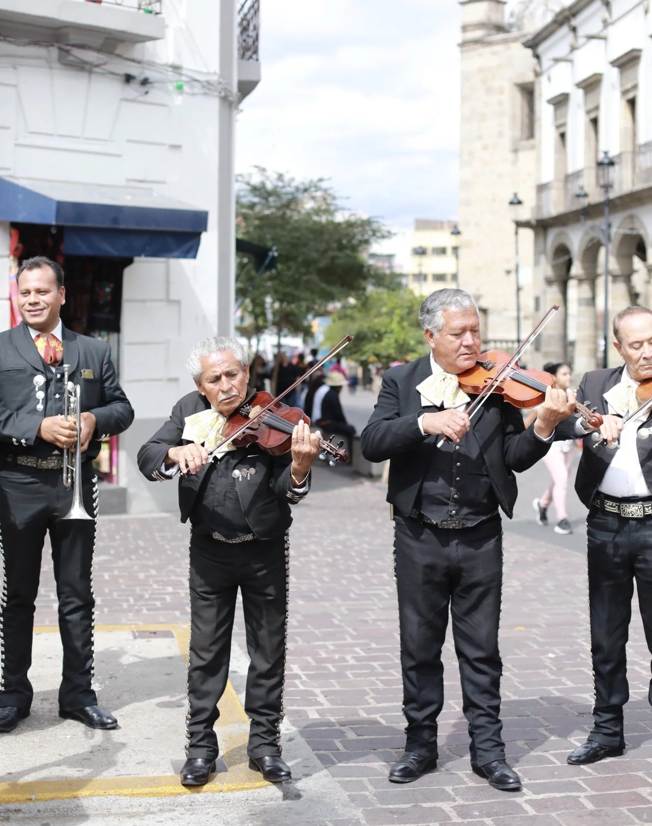 Guadalajara_Mariachis.jpg