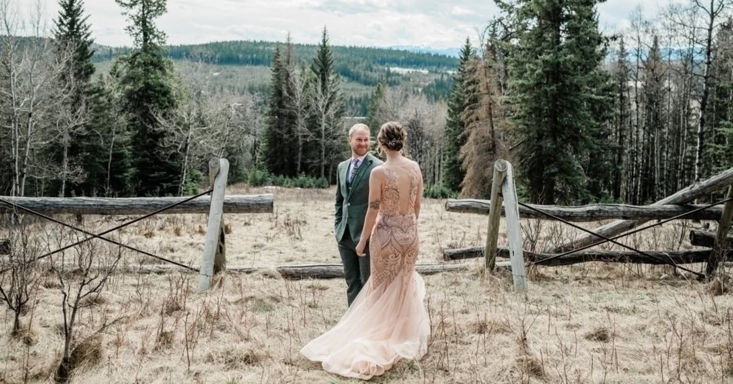 The mountains call us home, and we shall listen 🌄💚

Mia and Joshua, I hope that you are having a lovely holiday season and the coziest Christmas with baby T. We can't wait for you to visit so we can finally meet her and hug you all so tight .🤗💖

