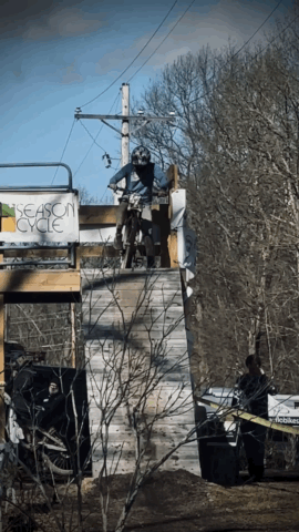 GIF image-4E1B-9381-A1-0.gif
