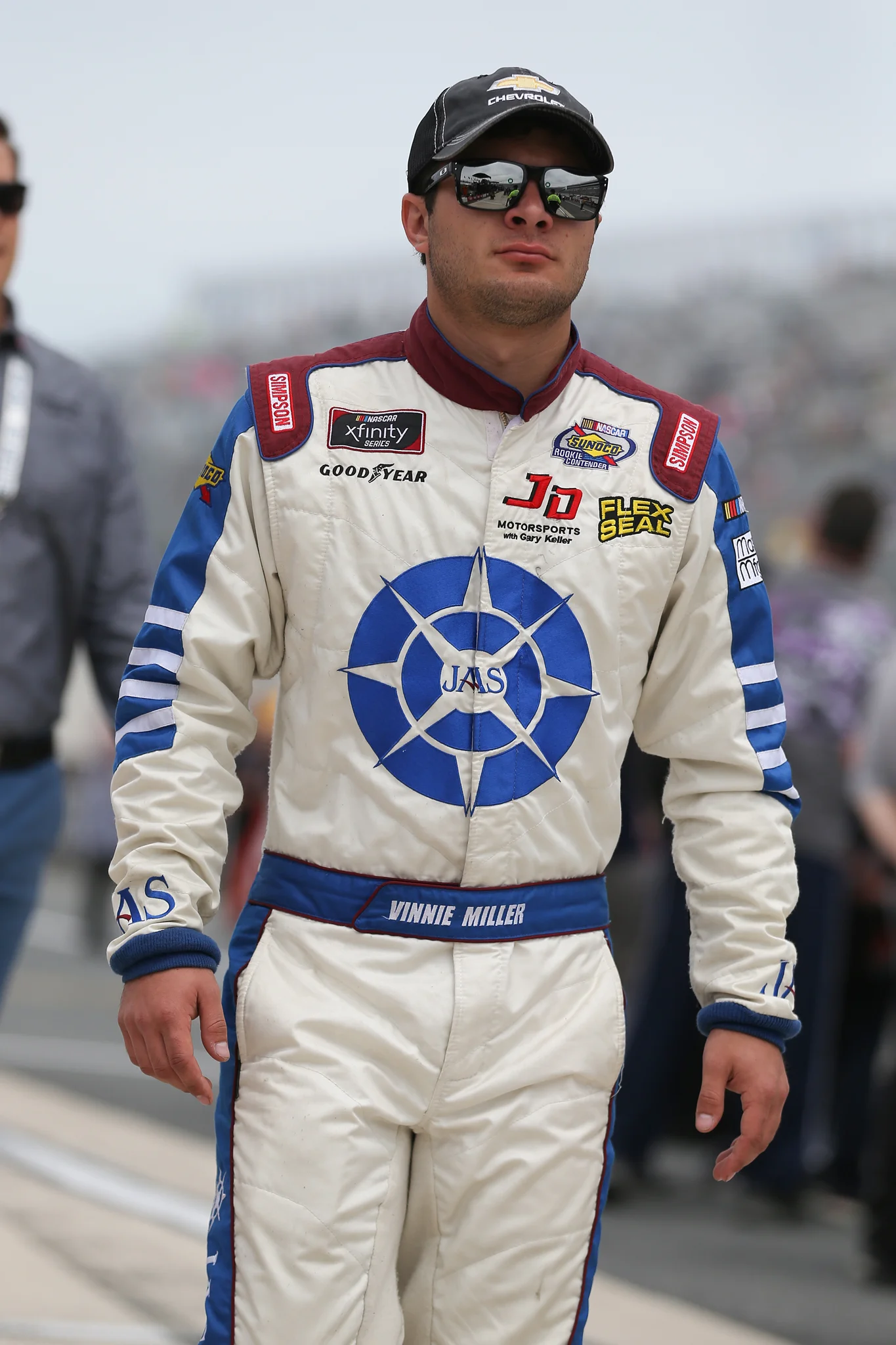 RAIN FALLS ON MILLER AT THE GLEN