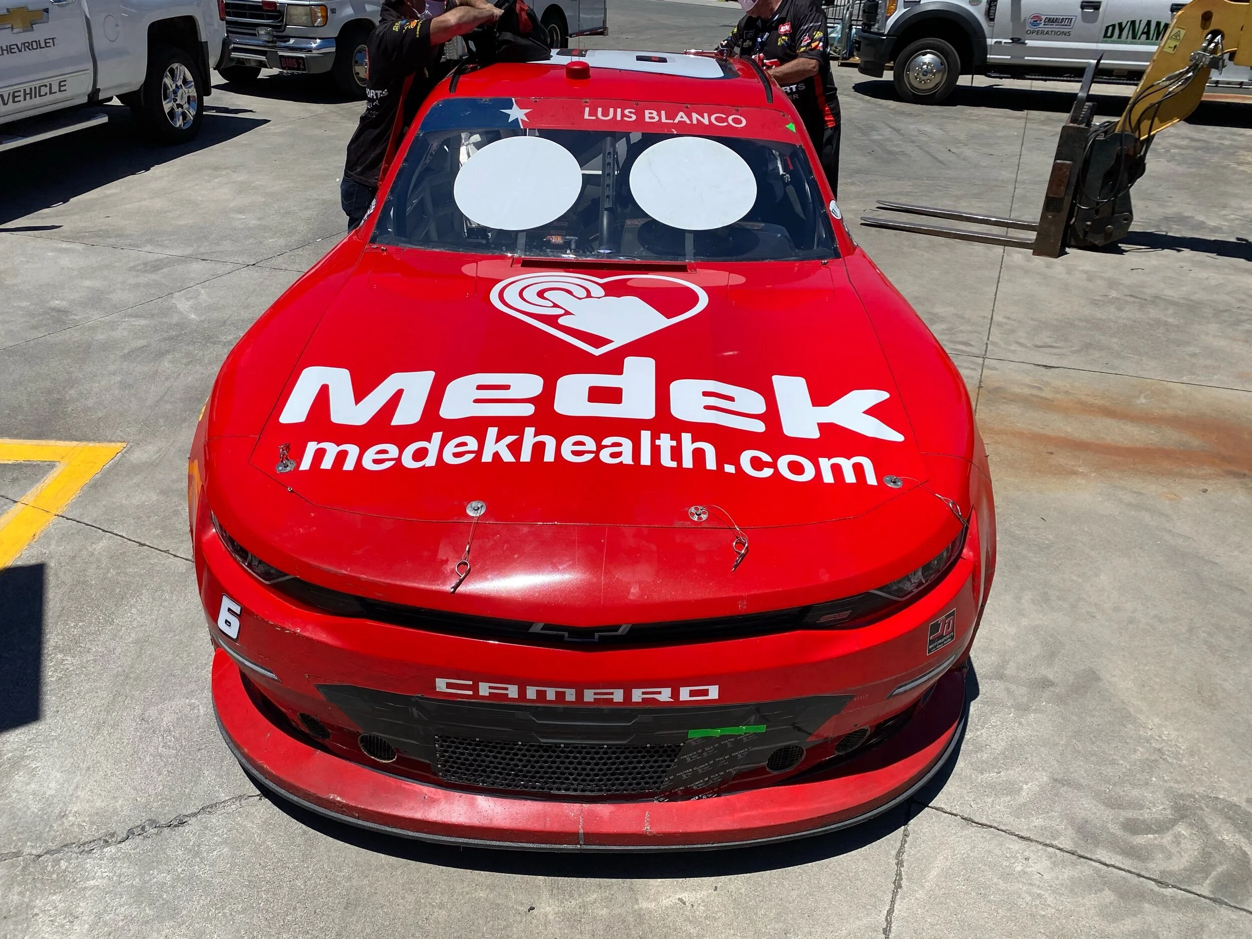 MyHealthyUS Partner Medek Health Partners with JDM Drivers Jeffrey Earnhardt and BJ McLeod at Bristol