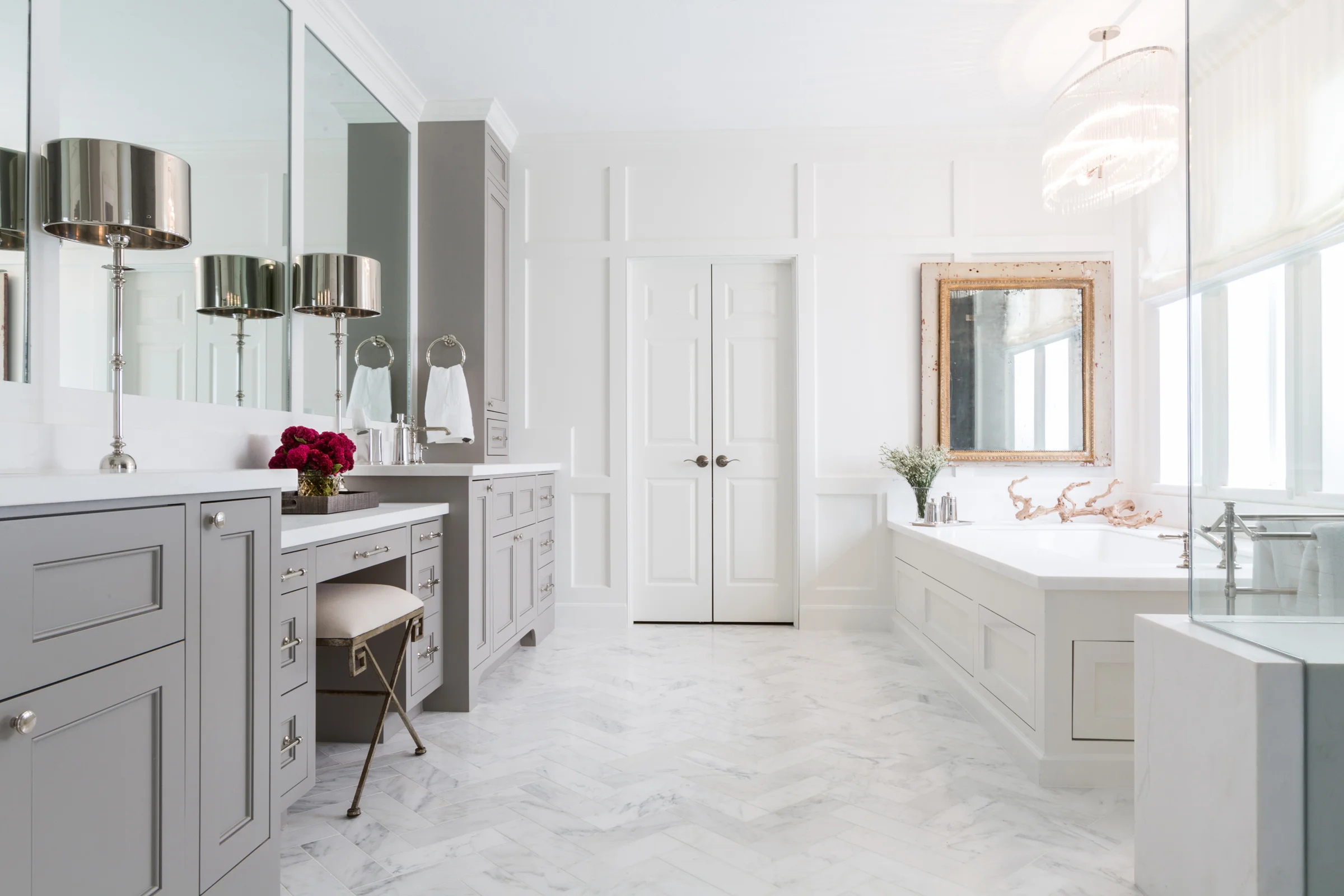 Marie-Flanigan-Interiors-Modern-Contemporary-Bath-Paneled-Walls.jpg