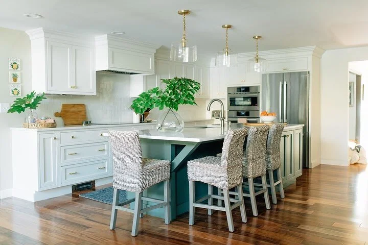 We love a kitchen transformation. We are currently working on two! If you are considering your own kitchen renovation here are 3 hot tips:
⠀⠀⠀⠀⠀⠀⠀⠀⠀
1) complete the design BEFORE you demo (notice the word &ldquo;complete&rdquo; and not &ldquo;start&r