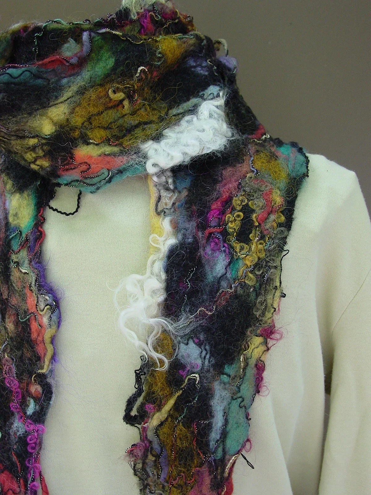 felt scarf.jpg