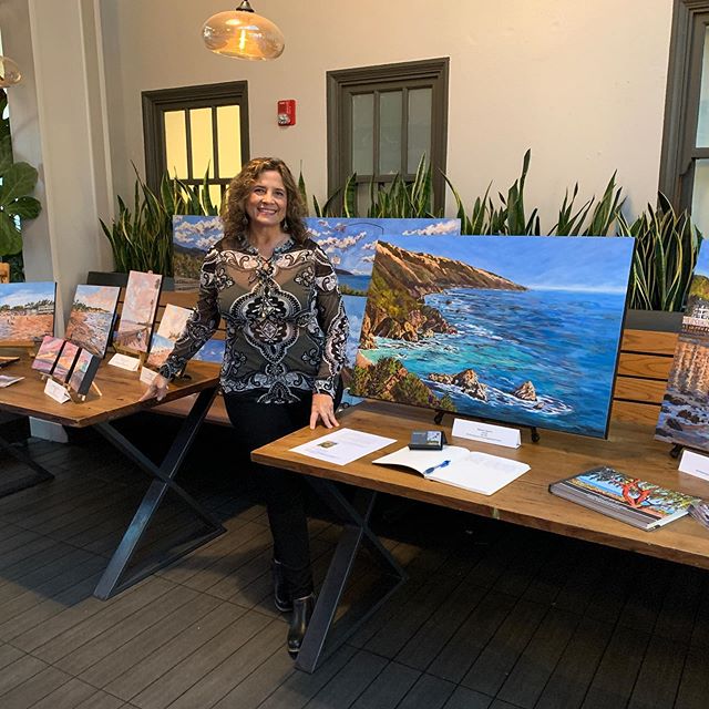 Last night at the &ldquo;La Mar Art &amp; Dine&rdquo; event.
#lamarcebicheriaperuana #art #artist #hildakilpatrickfreyre #hildafreyre #oilpaintings #oilpainting #artdisplay ##seascapes #california #artgallery #interiordecor #artistsoninstagram #conte