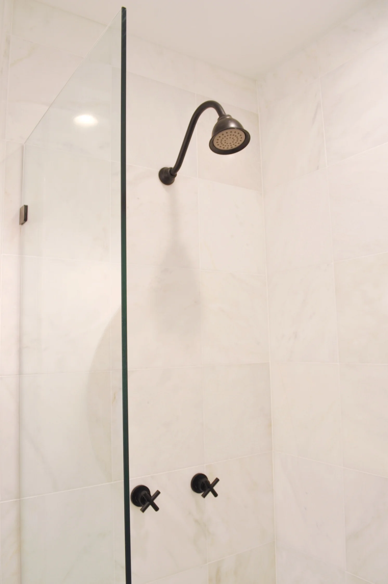 hip master bath - erin jackson larkin interiors