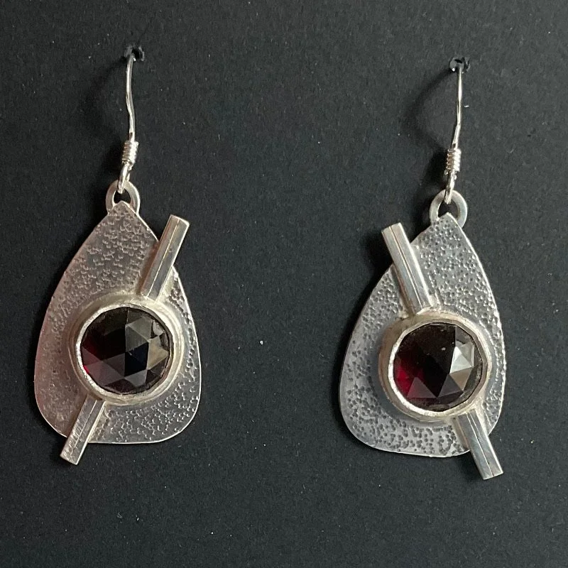 Garnet Drop Deco Earrings