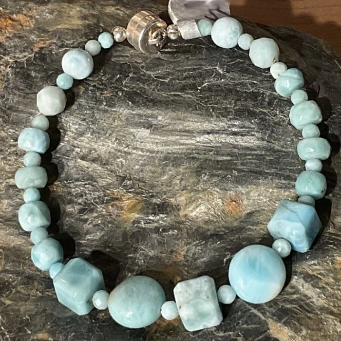 Larimar2BrcltClsdjRock.jpg.jpg