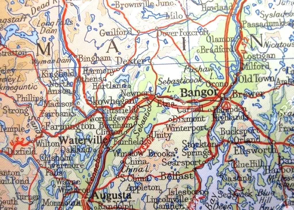 5818193-Map-of-Maine-pine-tree-state-Stock-Photo.jpg