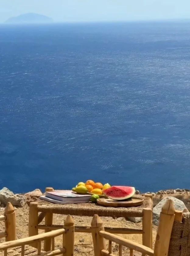 Endless Summer 🍉🍇🌊 -- 📷: @valentinabarabuffi