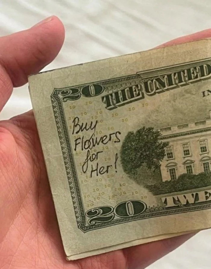 It's the little things 💐 -- 📷: @thequietbotanist