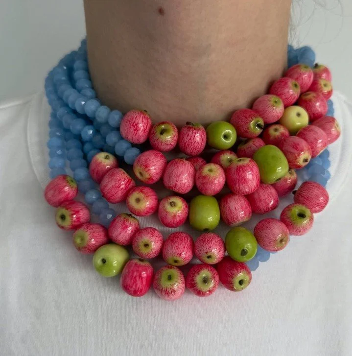 Today's accessory 🍎💚 -- 📷: @nailrestaurant
