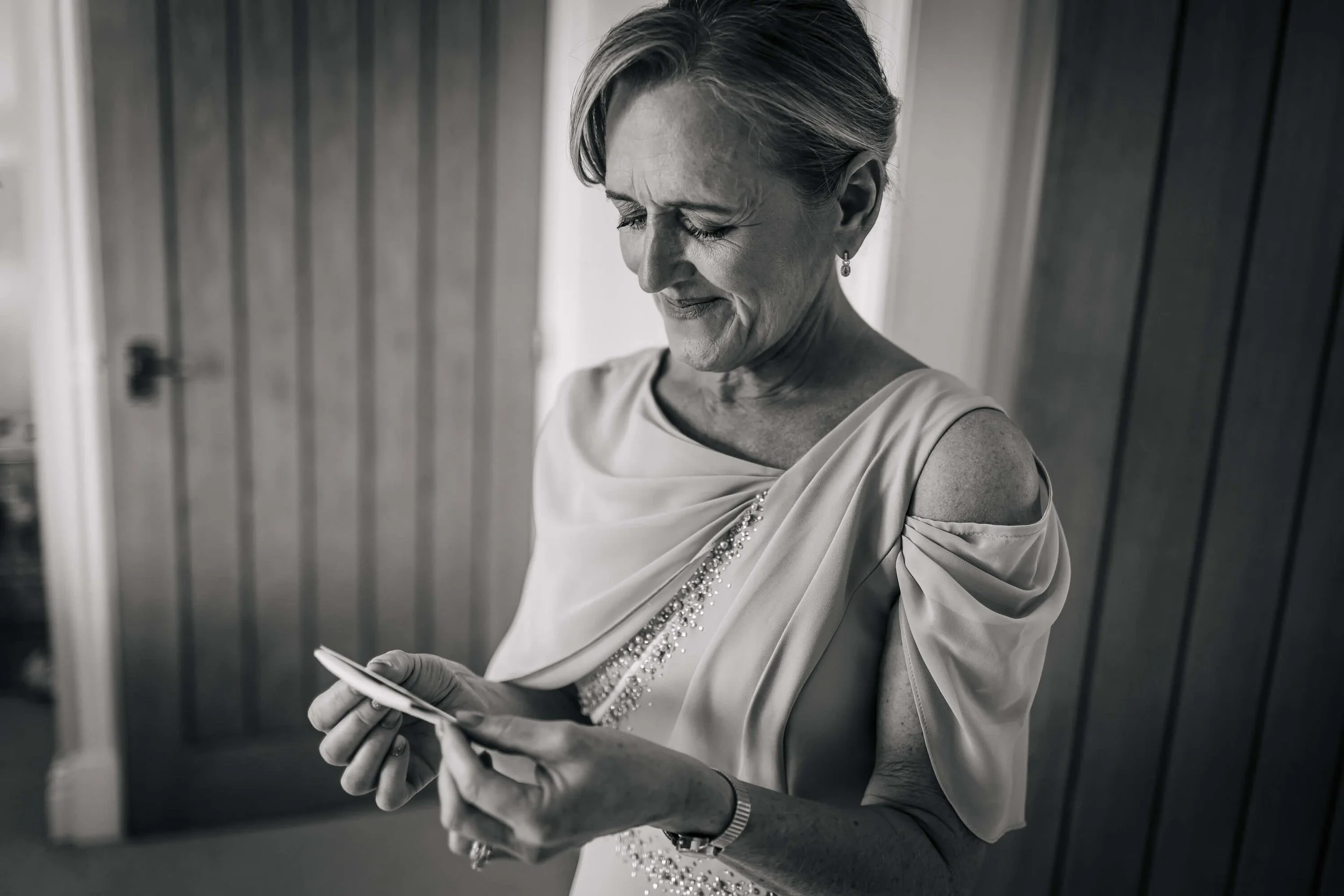 Bride's mum gets emotional as she receives a gift