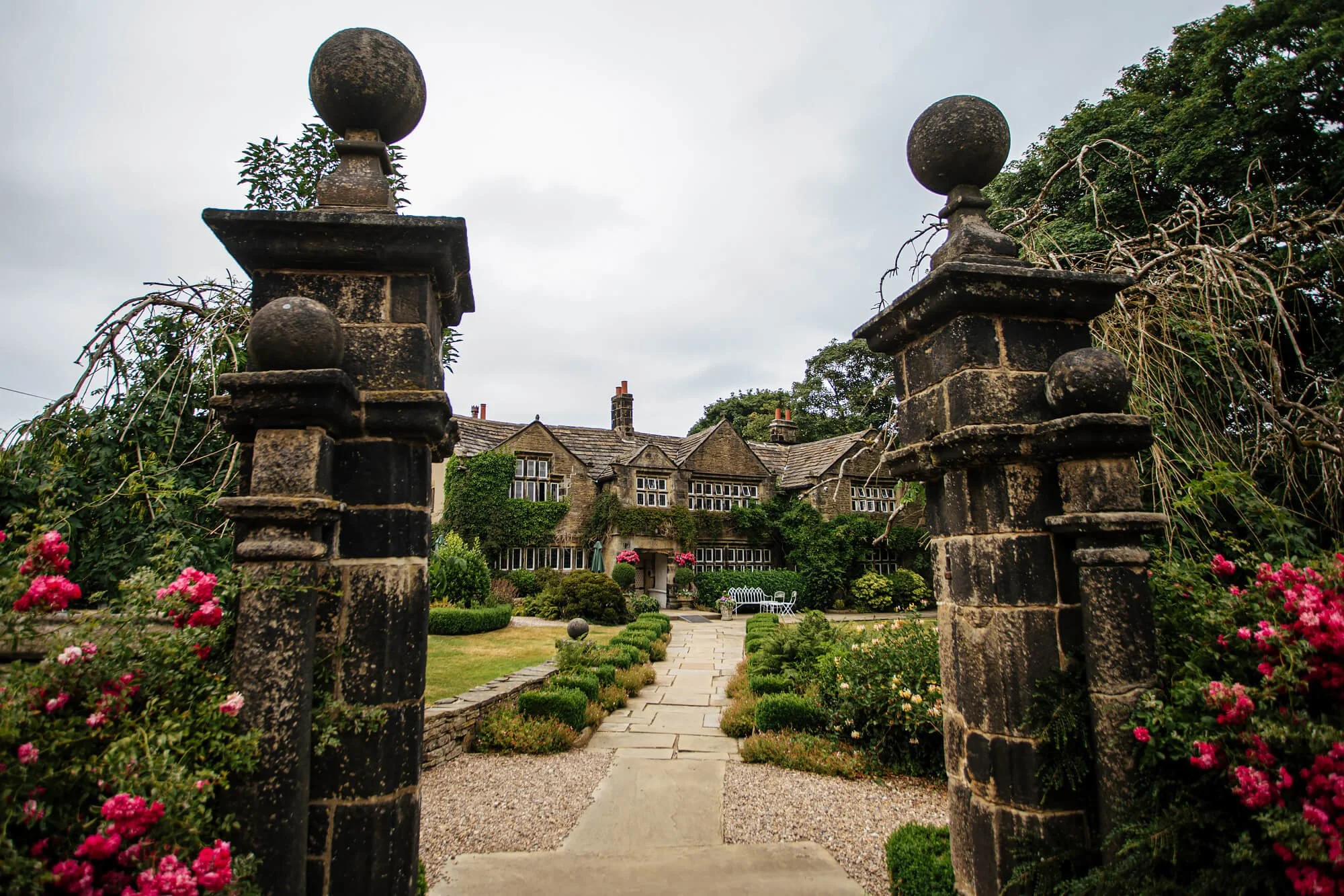 HoldsworthHouseWedding-1.jpg