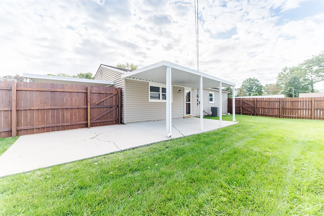 328 Amesbury-16.jpg