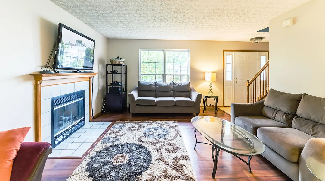 6889 Barker Dr-8.jpg