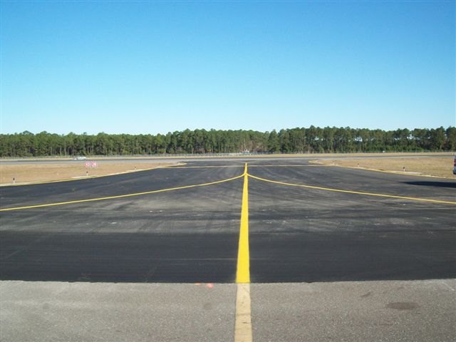 NAS JAX Taxiway 006.jpg