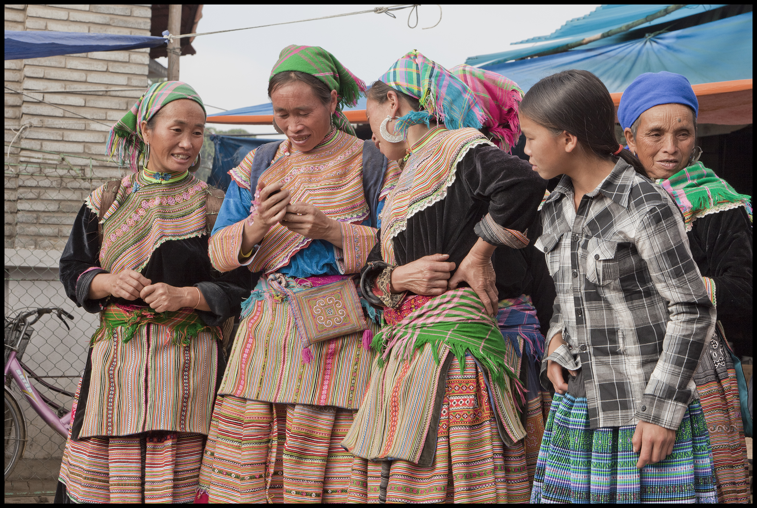 Hmong Women Texting_2010.jpg