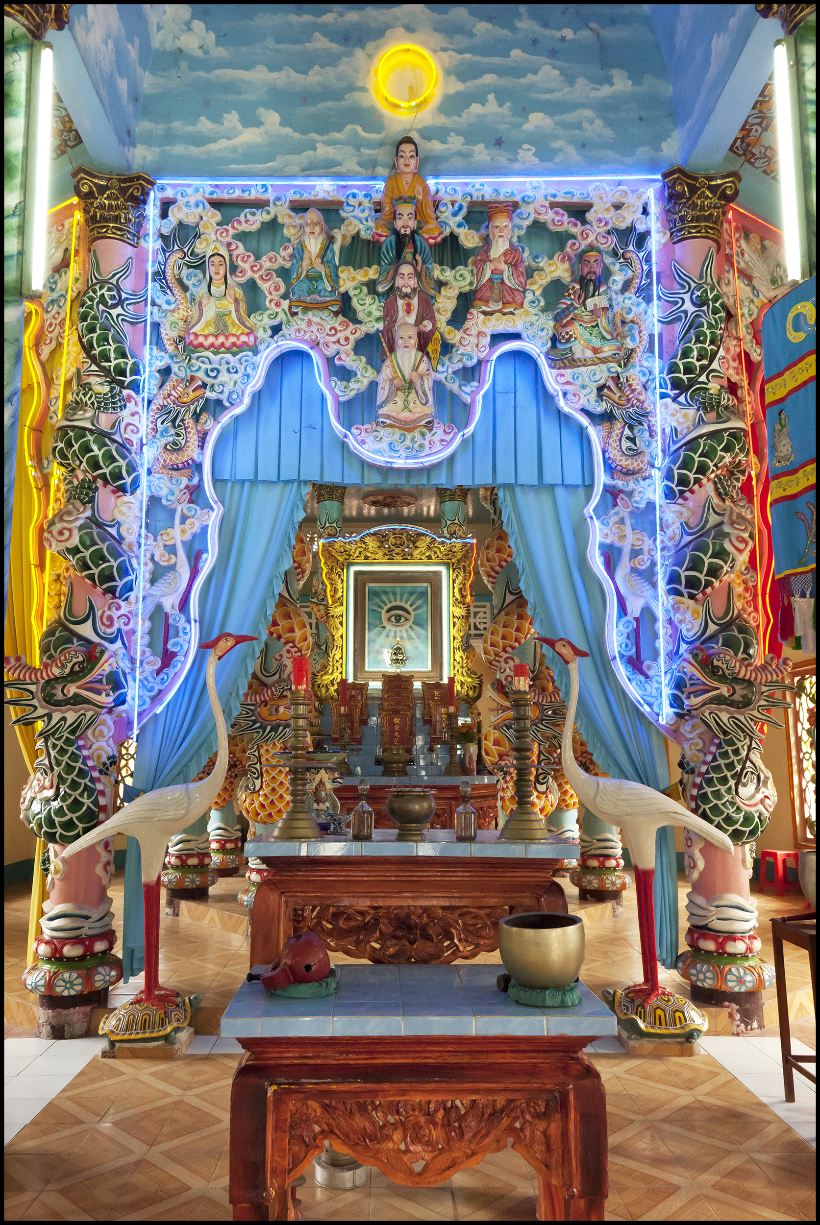 Cao Dai Shrine 10.11.17.jpg