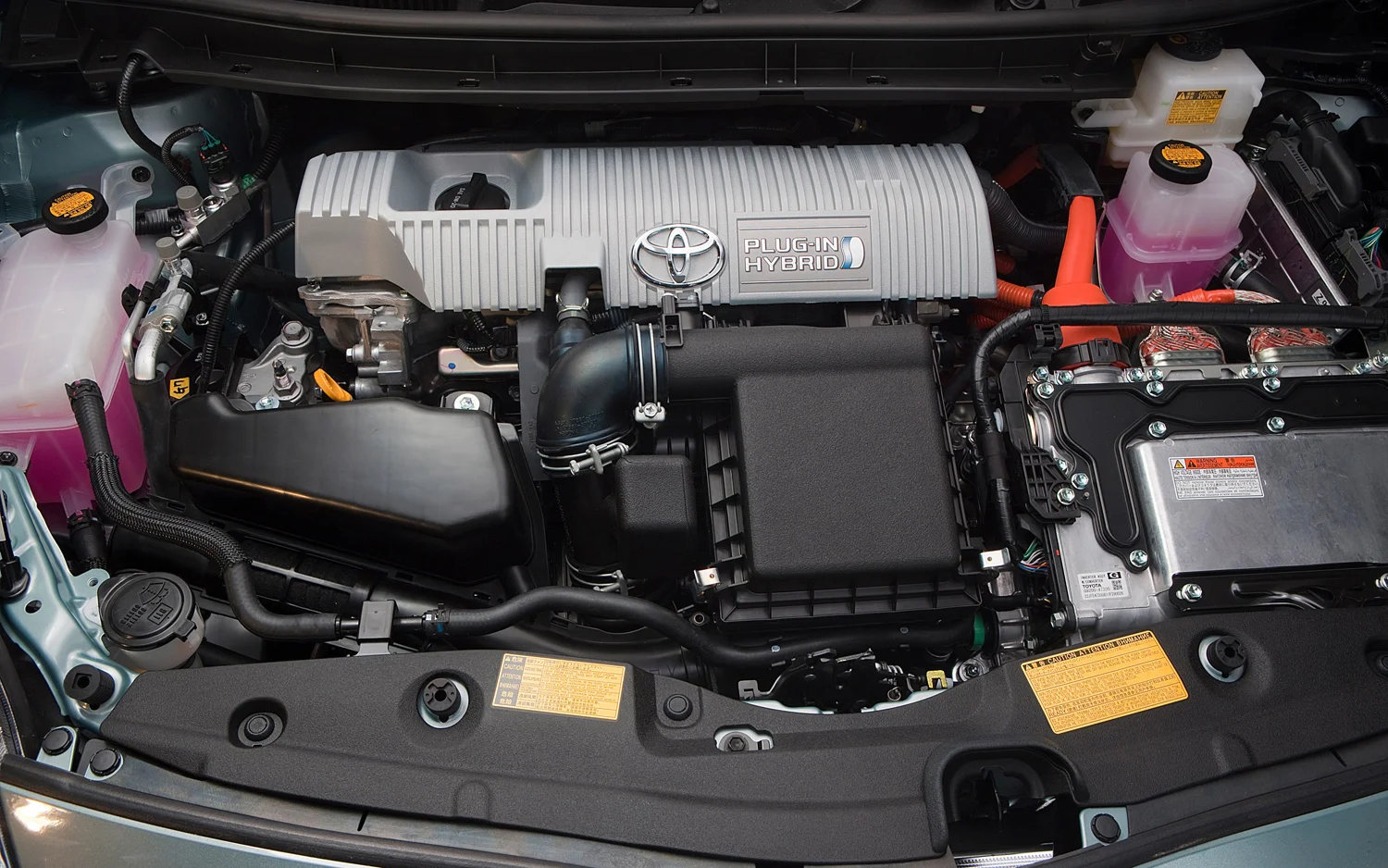 2012-toyota-prius-plug-in-engine.jpg