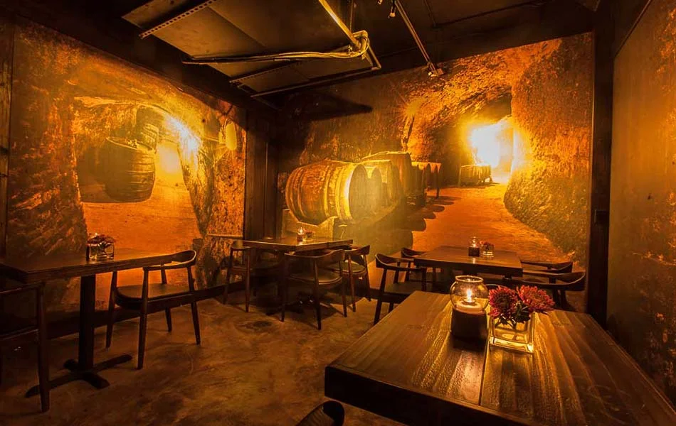 commonwealth-bar-2.jpg