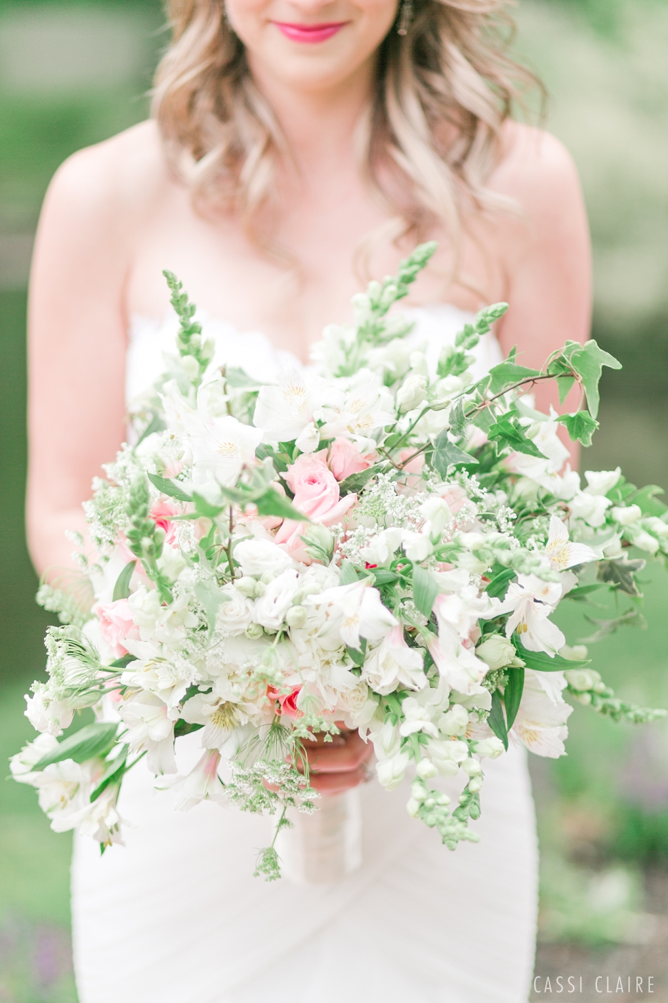 Crest-Hollow-Country-Club-Wedding_CassiClaire_17.jpg