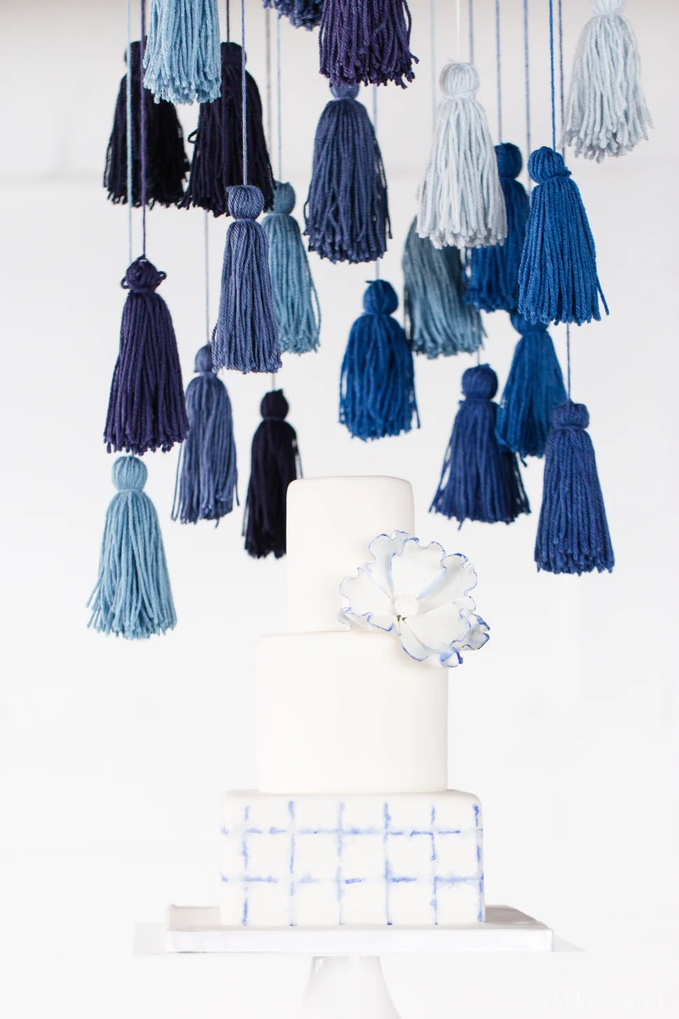 Blue-Monotone-Wedding_CassiClaire_01.jpg