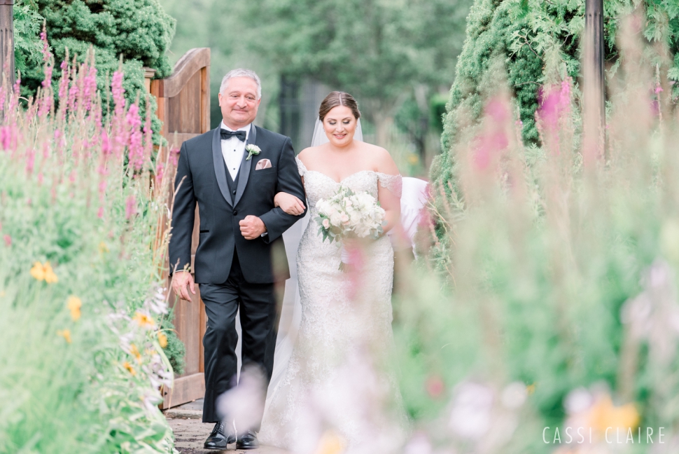 The-Vineyards-at-Aquebogue-Wedding_Cassi-Claire_35.jpg