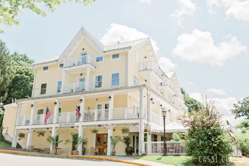 Rhinecliff-Hotel-Wedding-Photos-Hudson-Valley-Wedding-Photographer_01.jpg