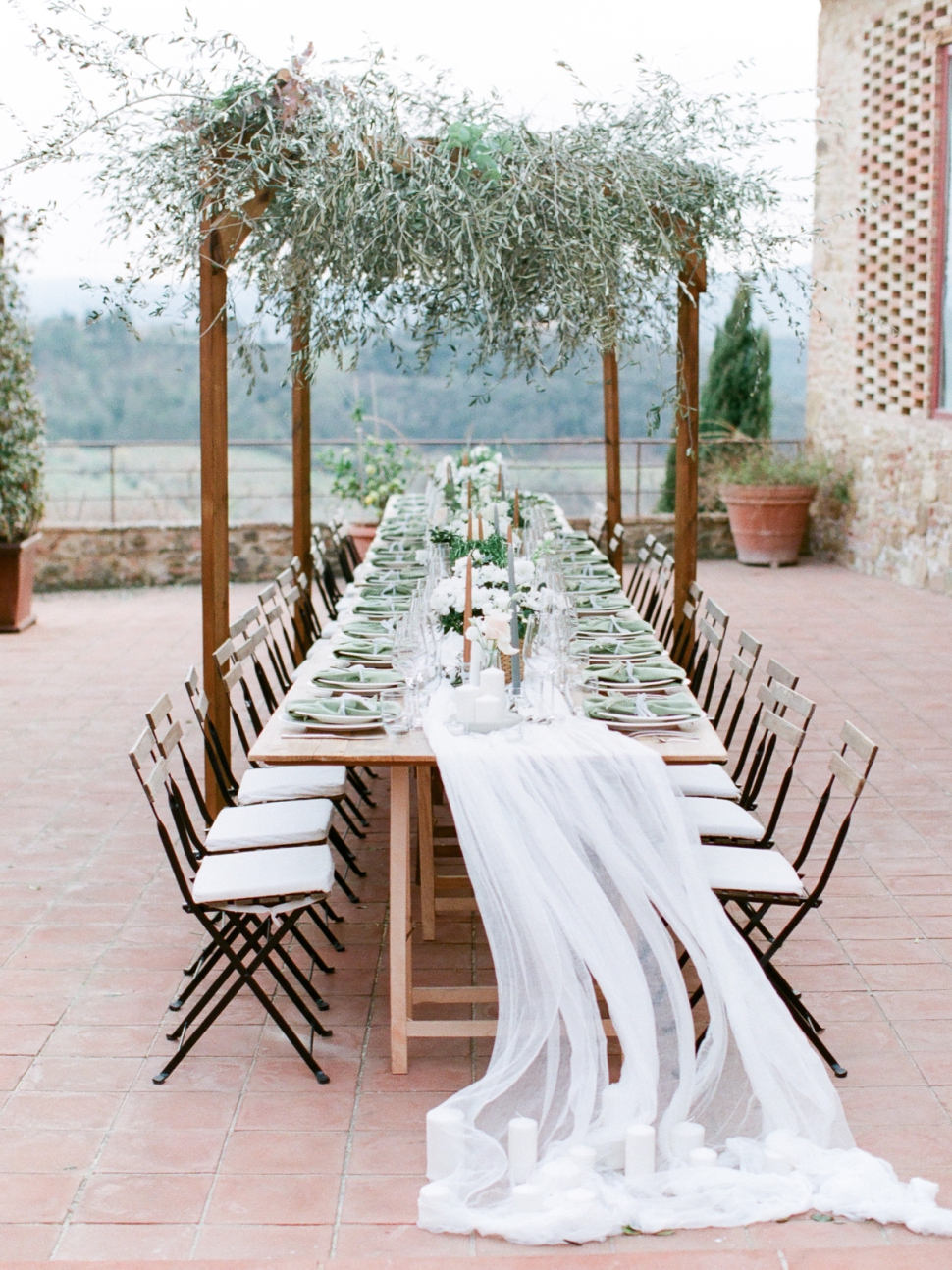 Tuscany-Destination-Wedding-Photographer-Cassi-Claire-Borgo-Petrognano-Florence-Wedding-14.jpg