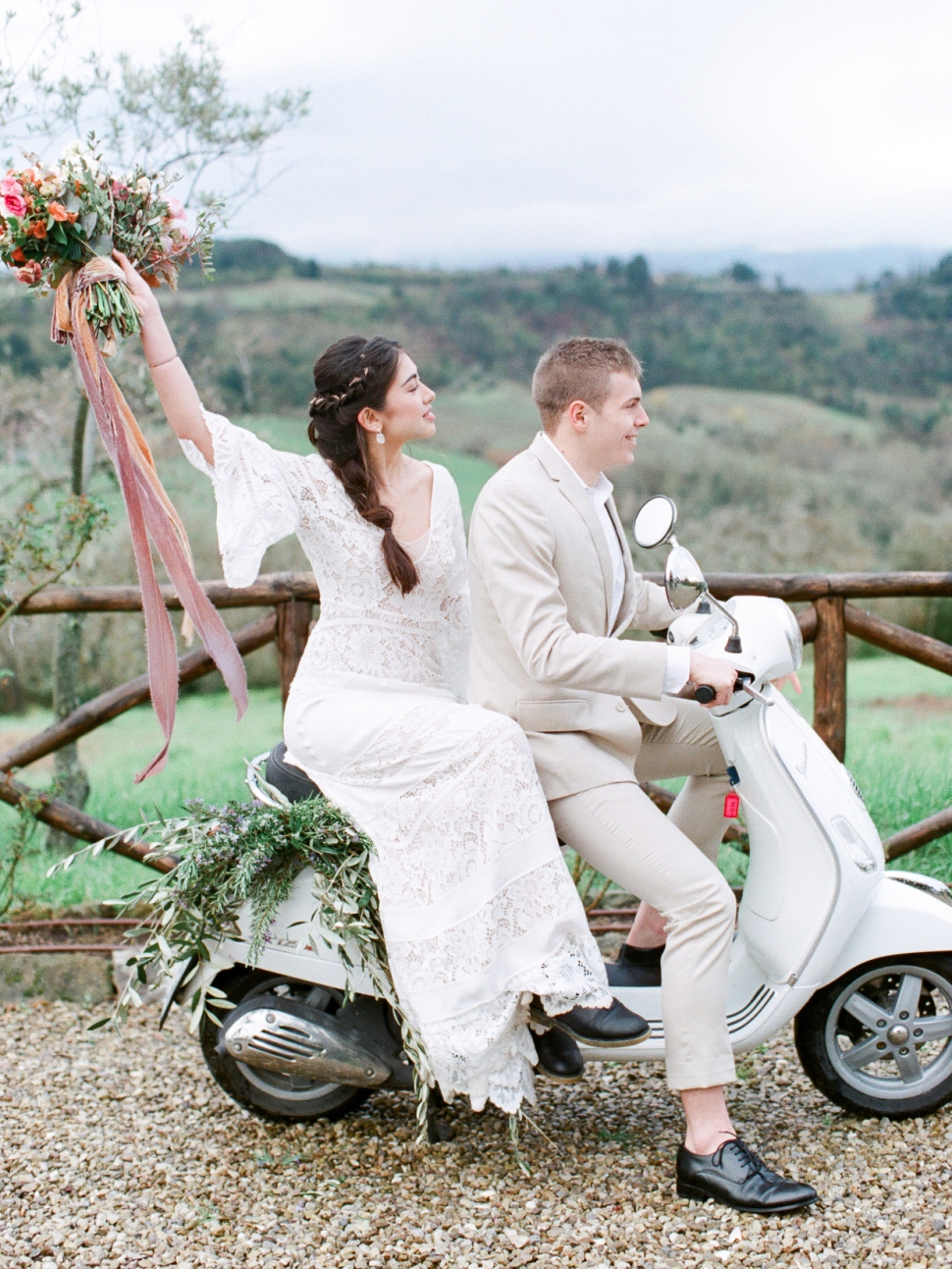 Italy-Destination-Wedding-Photographer-Cassi-Claire-Borgo-Petrognano-Florence-Wedding_08.jpg