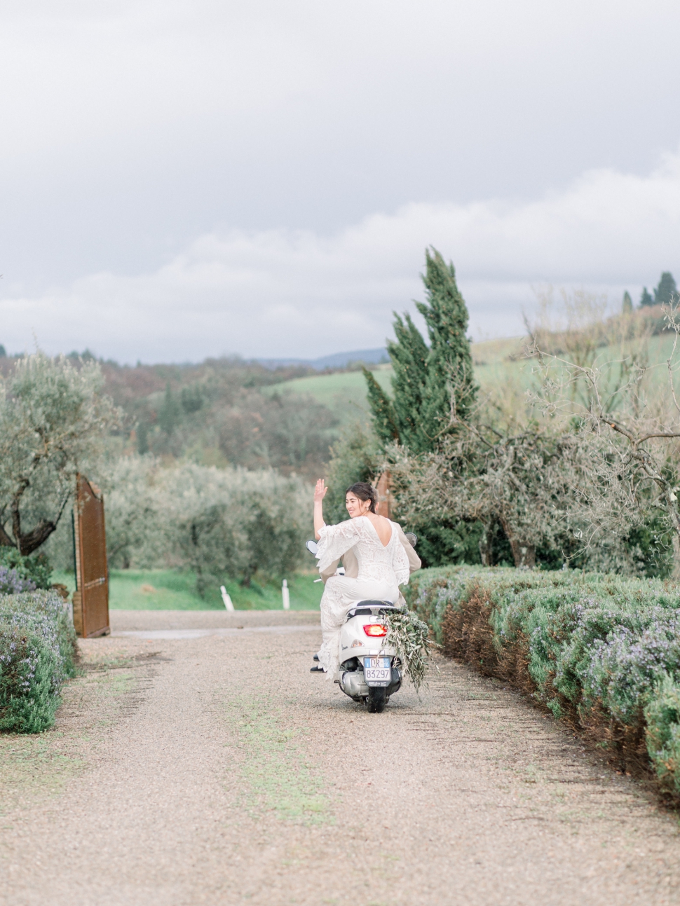 Italy-Destination-Wedding-Photographer-Cassi-Claire-Borgo-Petrognano-Florence-Wedding_16.jpg