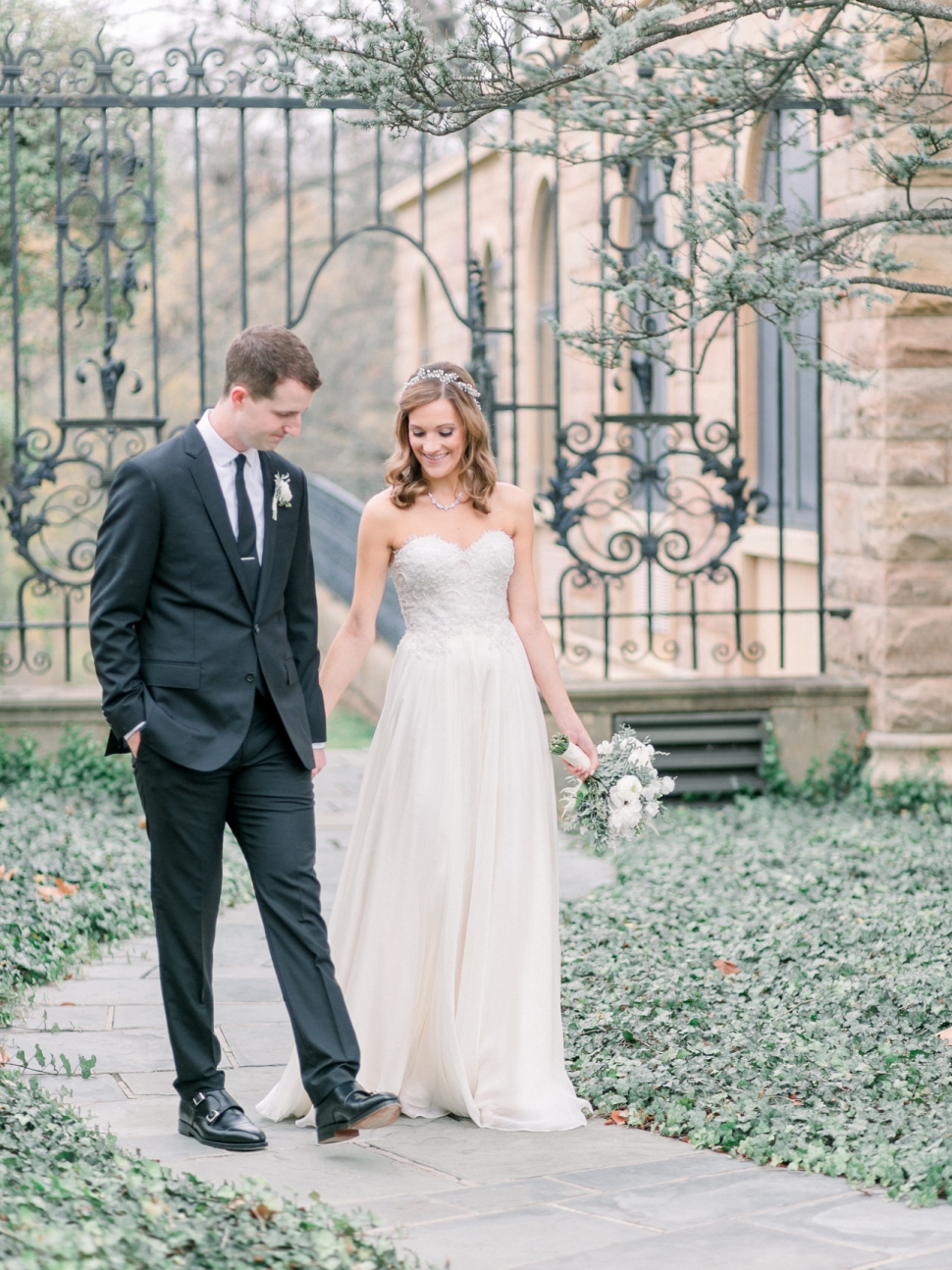 bride and groom at Jasna Polana