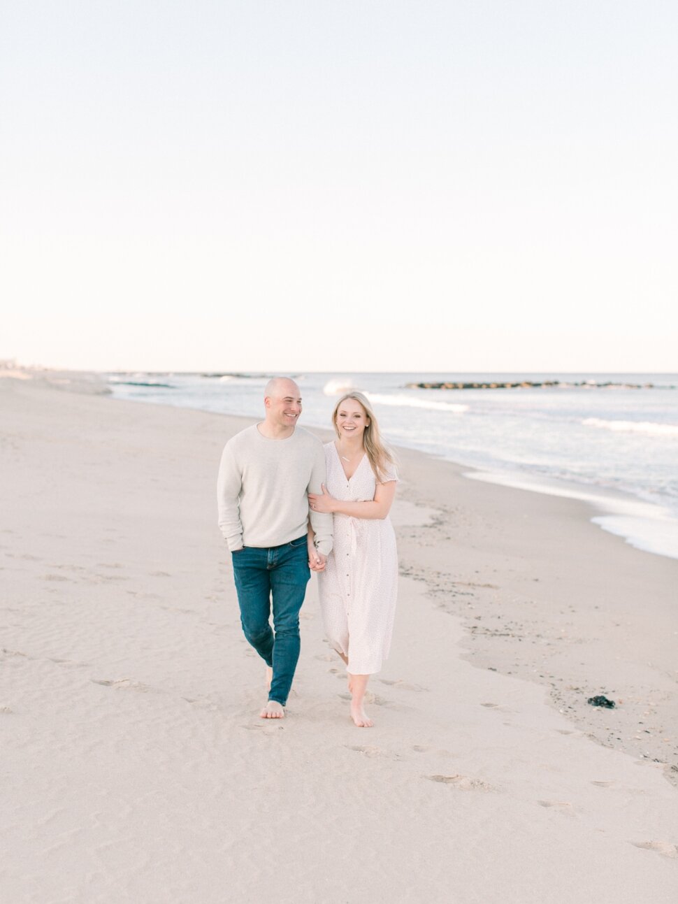 Spring-Lake-Engagement-Photos-Picnic-on-the-Beach-Cassi-Claire_02.jpg