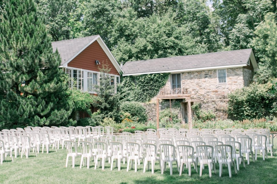 Crossed Keys Estate ceremony garden