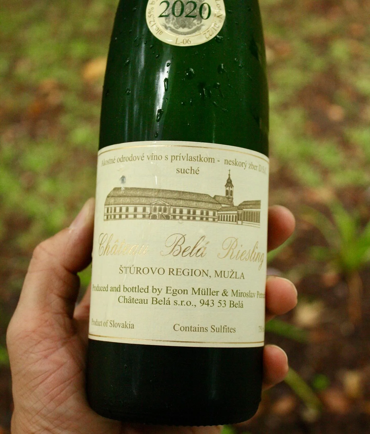Lightning ⚡️ in a bottle

That&rsquo;s what you get when you bring together a historic wine property located on the banks of the Danube River and the legendary maestro of Riesling, Egon M&uuml;ller. 

Ch&acirc;teau Bel&aacute; is situated in the &Sca
