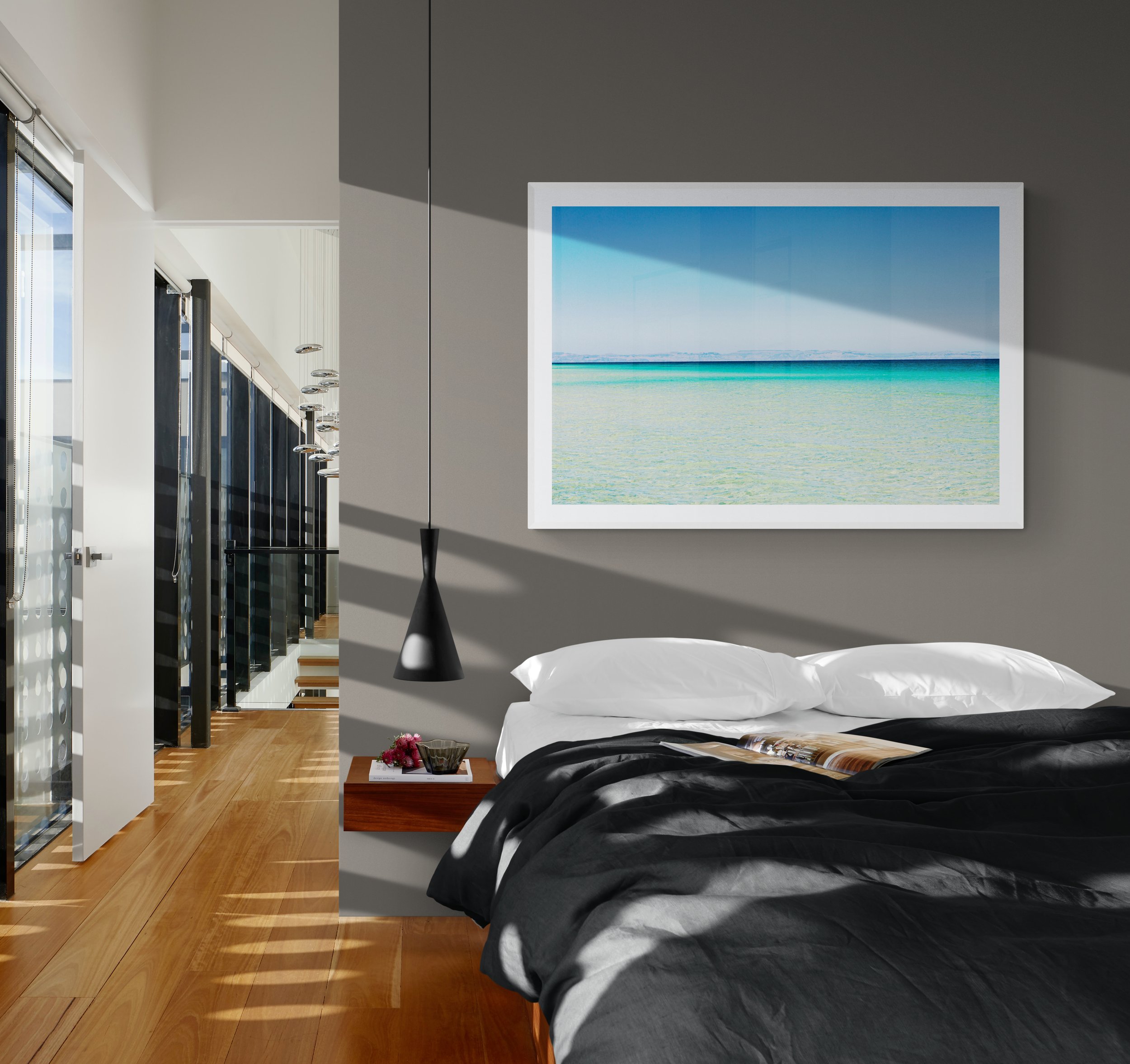 Stylish_apartment_bedroom_with_large_windows.jpg
