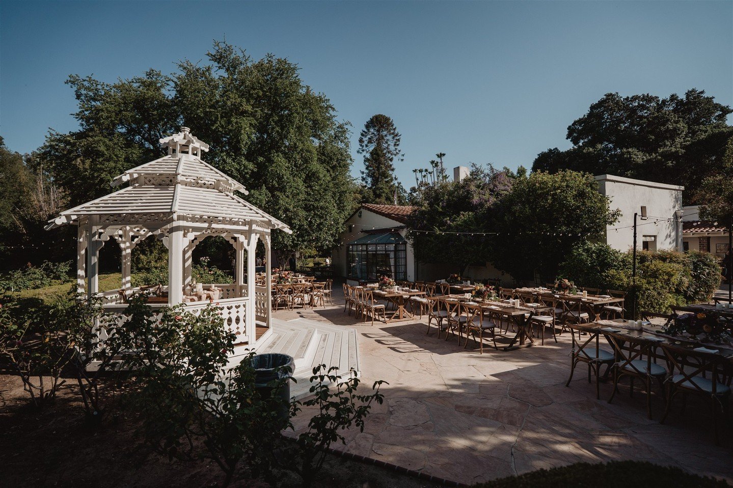 This is what your dinner reception at Orcutt Ranch could look like when you aim for a more natural and rustic vibe like L+B did for their wedding day. I had so much fun helping this lovely couple bring their special day to life!

@orcuttranch.rental 