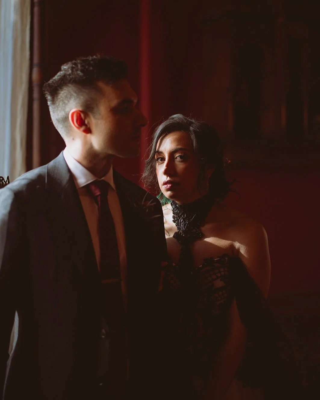 Resting after a busy wedding weekend and opening my inbox to these sneaky sneaks from our fun Halloween-inspired wedding at Castle Green on actual Halloween Day. Congratulations again to Y+A!

Venue @thecastlegreen 
Planning &amp; Coordination @afabs