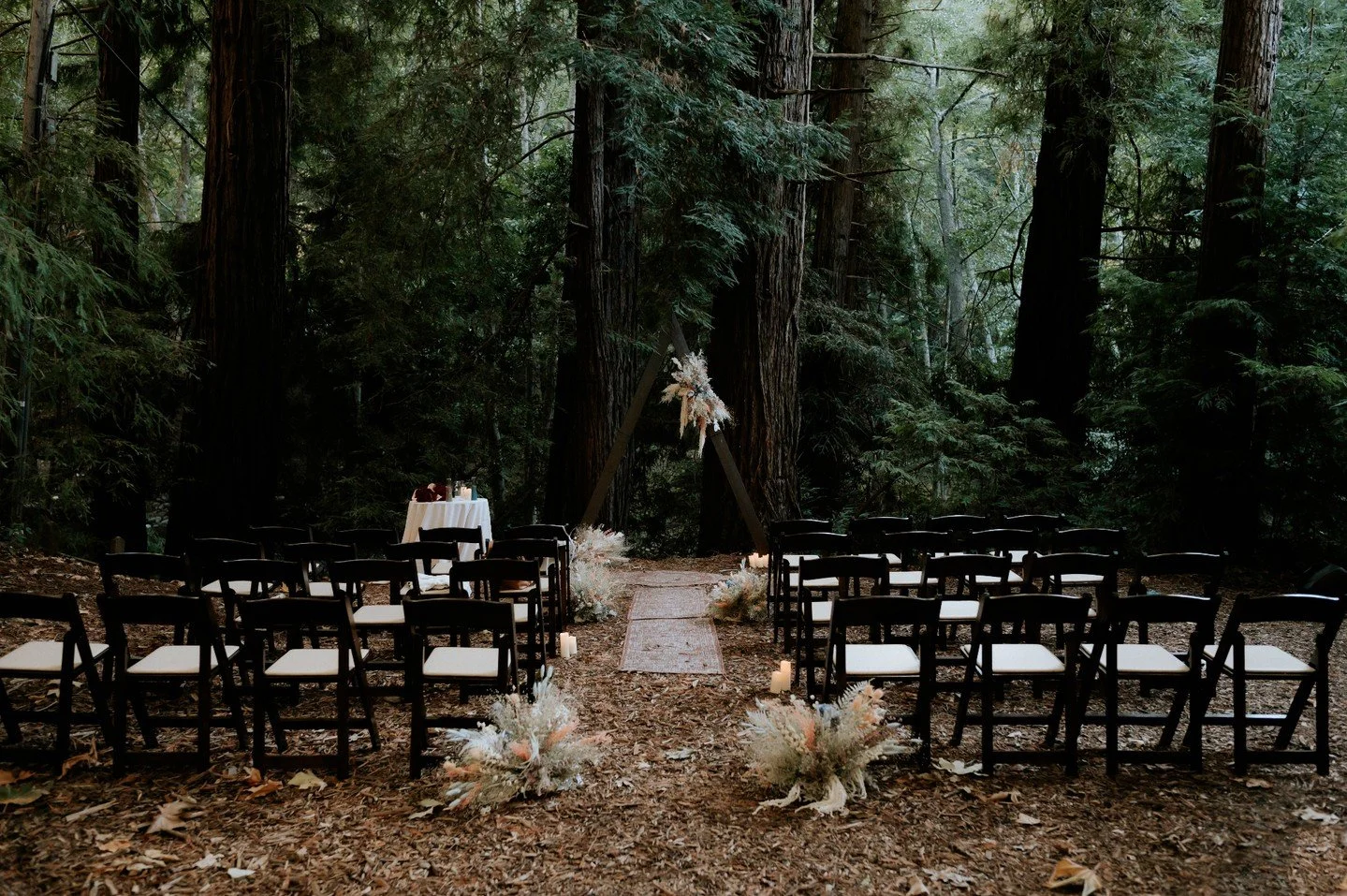 For our nature-loving couples, we bring you down memory lane back to Big Sur where one of our fave pair of friendors tied the knot and let us be part of their plans. I promise to share more of this fun one soon! 

@bigsurlodge @afabsoiree_valerie @sw