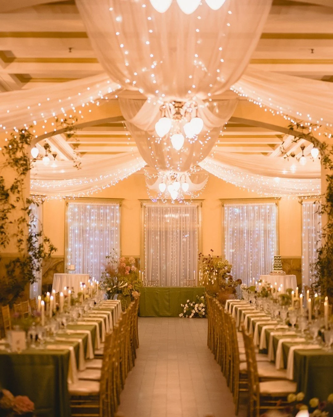 One of our favorite ballroom transformations was this fairytale garden. I felt like I was in a Taylor Swift music video in the best way possible. 

@thecastlegreen @afabsoiree @littlelilyskitchenla @bakedbyjulie_  @takesthecakepasadena @voxdjs
@ixora