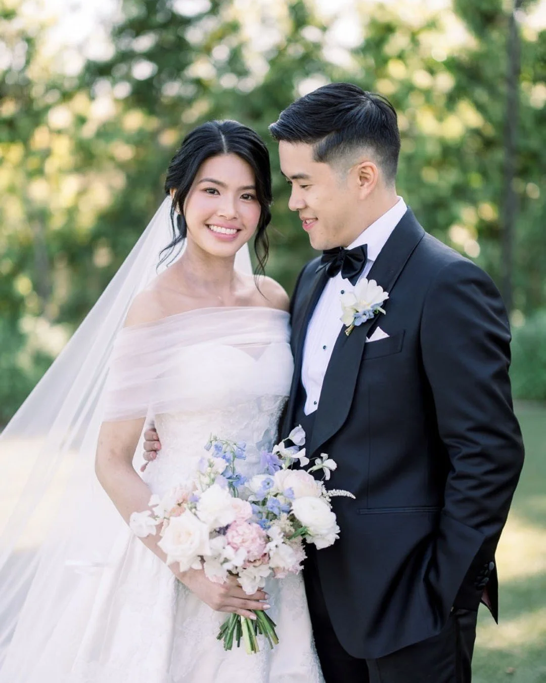 Happy almost 1 year wedding anniversary to this adorable couple! We had the best time working with them and bringing their special day to life! 

@almansor_court @afabsoiree @hkdiamondbakery @djz_productions @eveni.floral @fennielin_hairandmakeup @tk