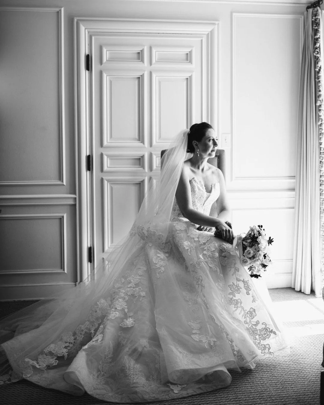 Back on the block with some new new for you all. Like this *stunning* portrait of our bride K just casually posing for the camera. A true work of art! 

@caltechathenaeumweddings @afabsoiree @emilyburgesshair @ixoraflorist @katelyn__beauty @bethanyje